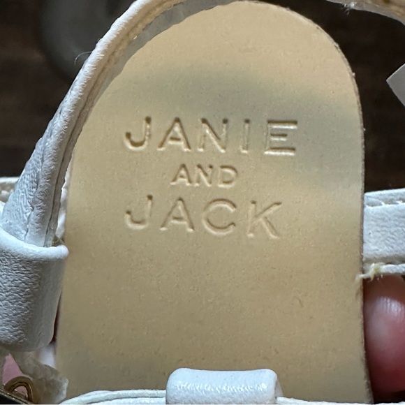 Janie and Jack little girls flower sandals size 5 - Picture 6 of 7